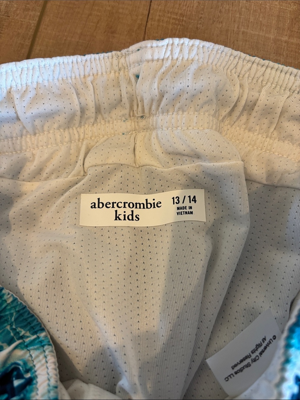 Abercrombie kids boys set of FOUR swim trunks - Picture 3 of 11
